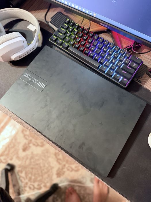 Продам ноутбук ASUS Vivobook 512/8