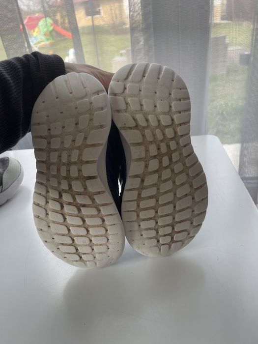 Маратонки Adidas 27 номер