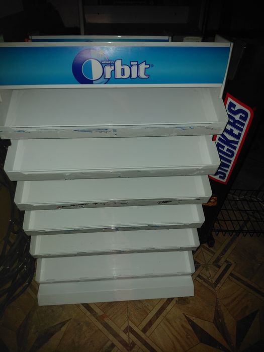 Металлический стеляж