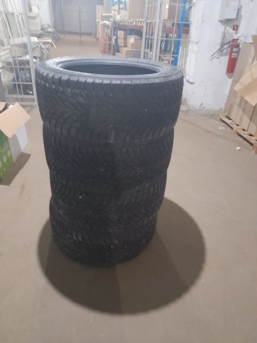 Продам шины оригинал