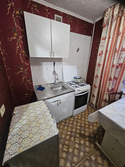 Сдам 1ком в центре по Биржансал Назарбаева, с мебелью и бытовой техник