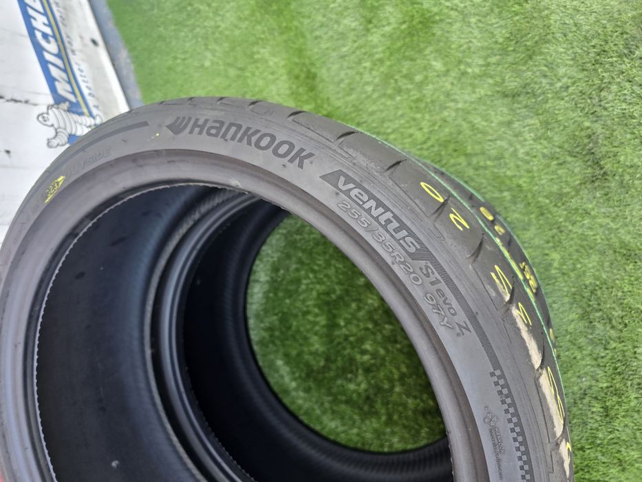 255 35 20 hankook