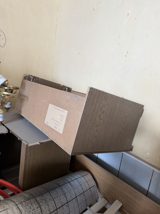 Шкаф йигиладиган эшиги бор олиб куйилган