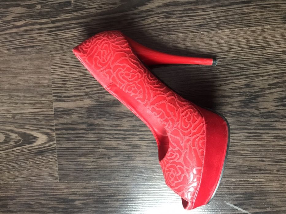 Дамски обувки