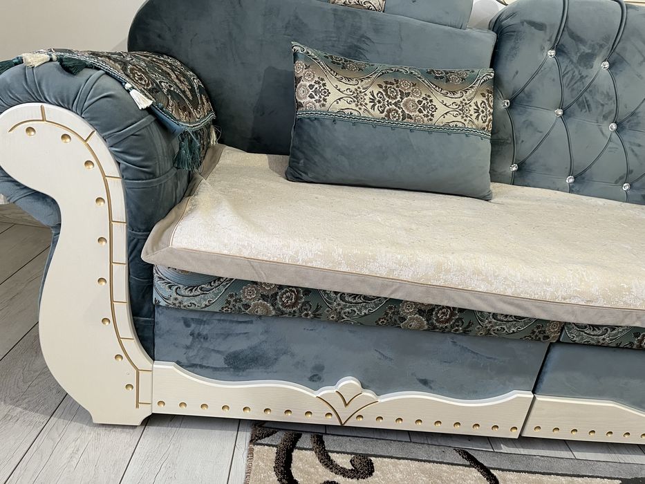 Продаеться диван в отличном состояний