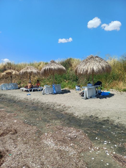 Давам за нощувки оборудвани каравани, първа линия море, собствен плаж