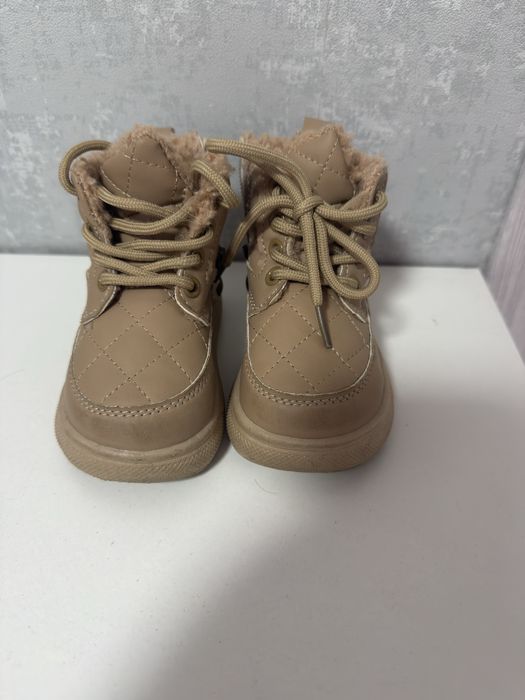 Продам весенние ботиночки