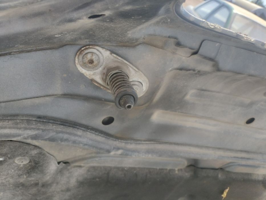 Капот на BMW X5-e53