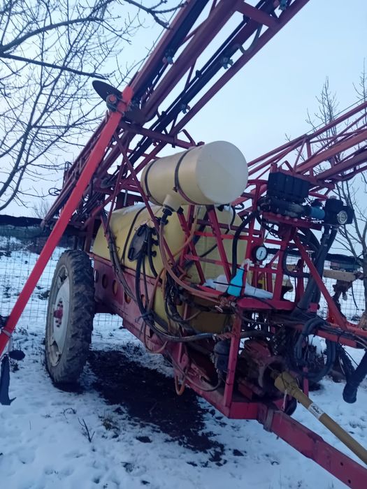 Met Erbicidat Hardi 2500L.