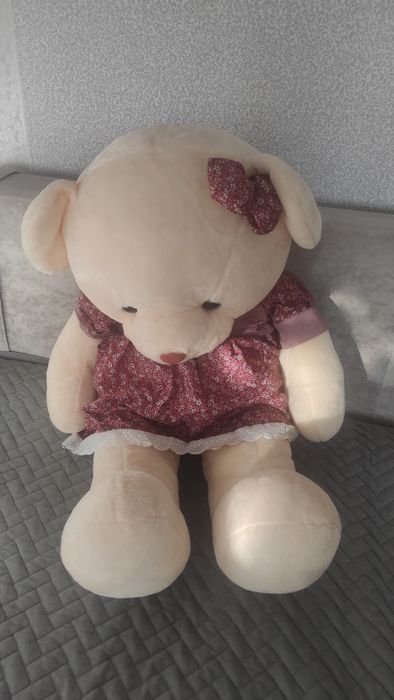 Продам плюшевого медведя