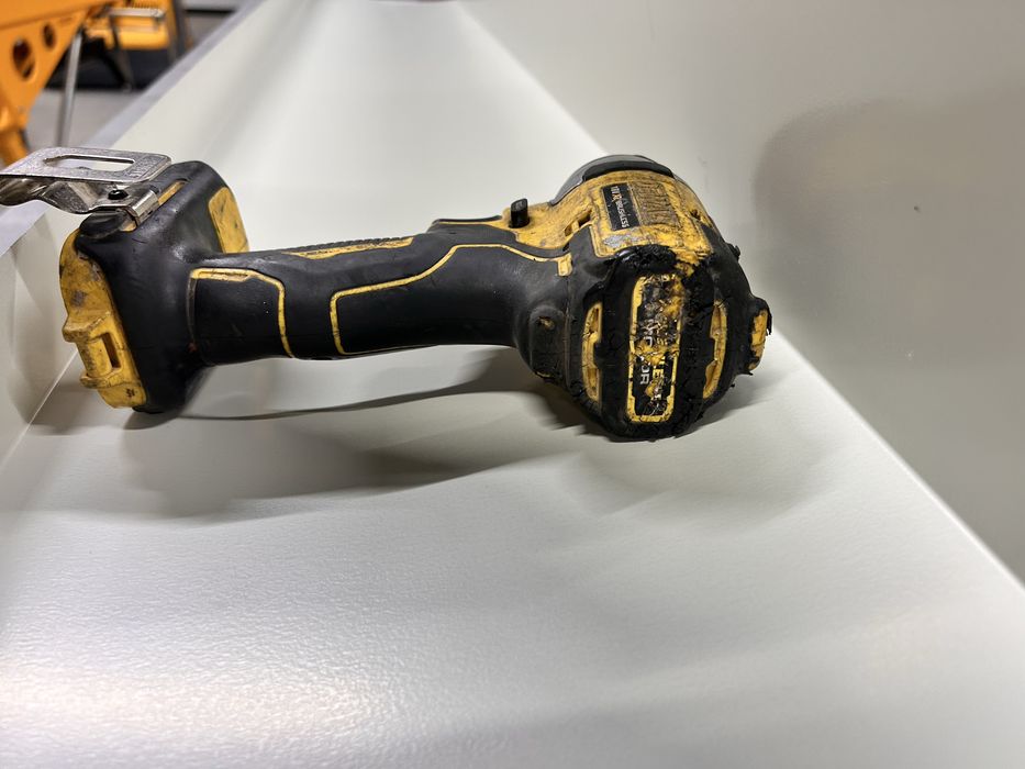 Dewalt DCF807 190Nm - Ударен безчетков винтоверт