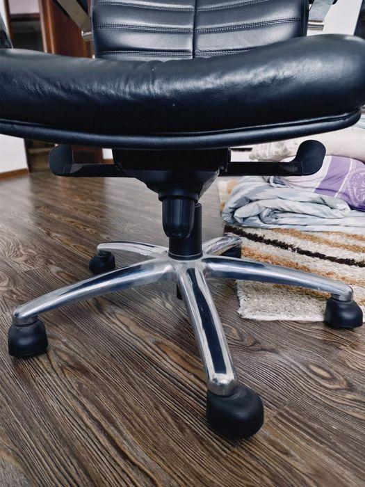 Продам офисное кресло