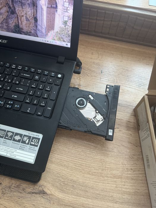 Ноутбук в хорошем состоянии с дисководом