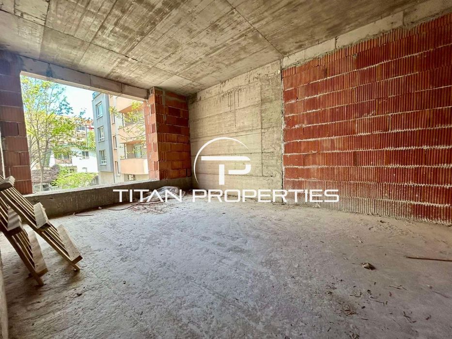 Продава се Тристаен апартамент в Пловдив, Южен - 128 кв.м за 727 €/кв.м - Снимка #2