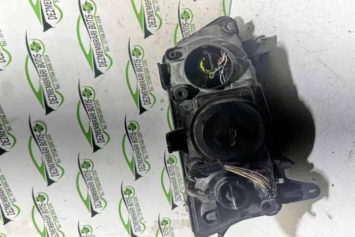 Far stanga Opel Corsa 2004 1.3 CDTI MT (70 hp)