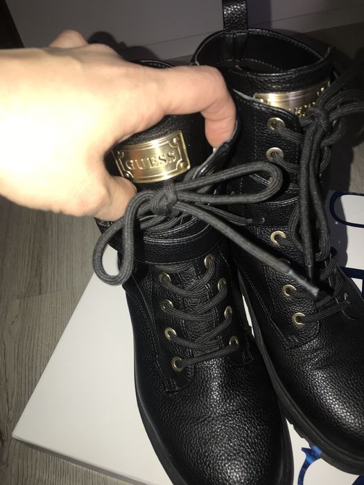 Боти Guess 39номер но са леко уголемени