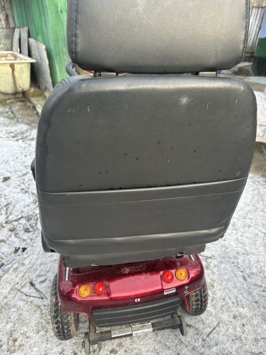 Scuter/carucior electric pentru varstnici