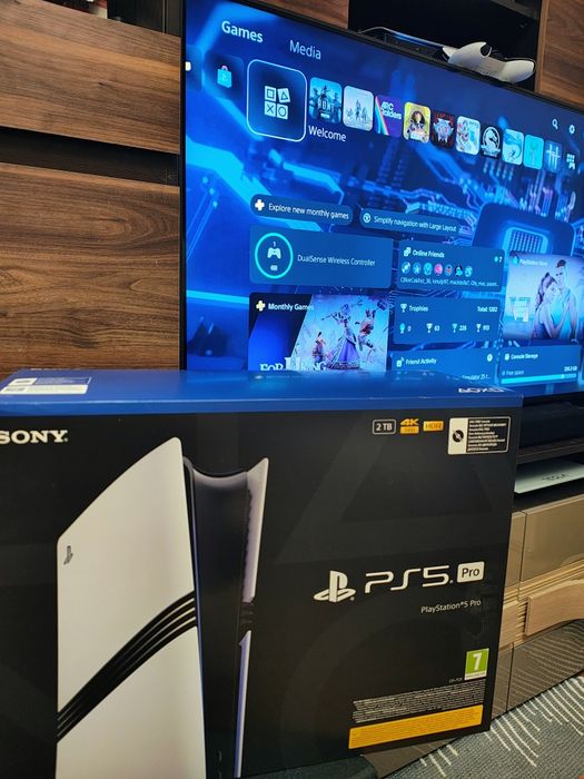 Play Station 5 cu maneta si telecomanda media in garantie