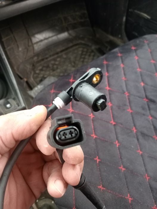 Датчик скорости ABS