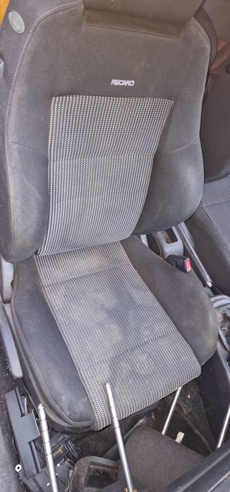 Салон за Голф 4 RECARO