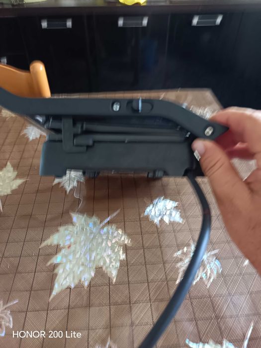 Mini grătar electric.