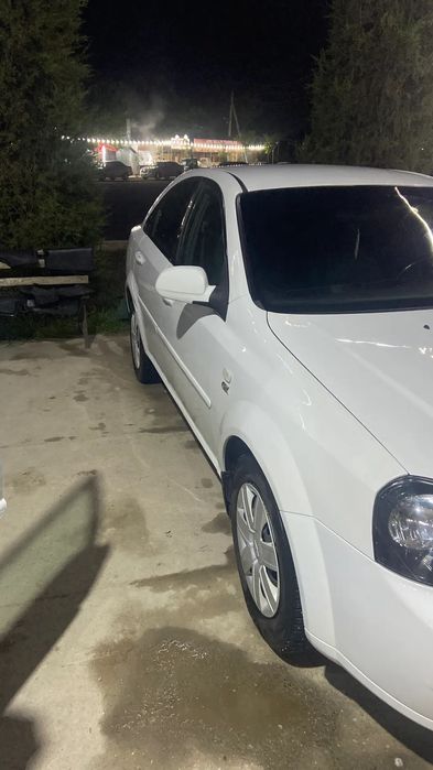 Srochni sotamiza lacetti 1.8