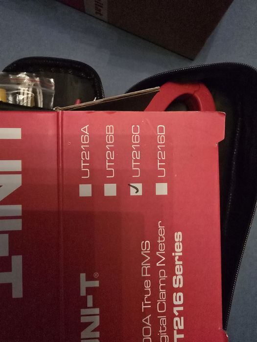 NOU / CUTIE INTACTĂ - Clește Ampermetric Profesional UNI-T UT216C (AC/