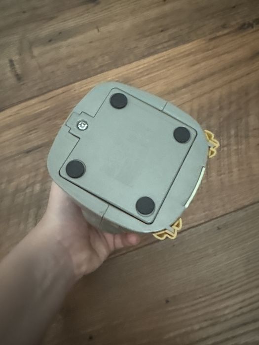 Vand ascutitoare electrica in stare noua