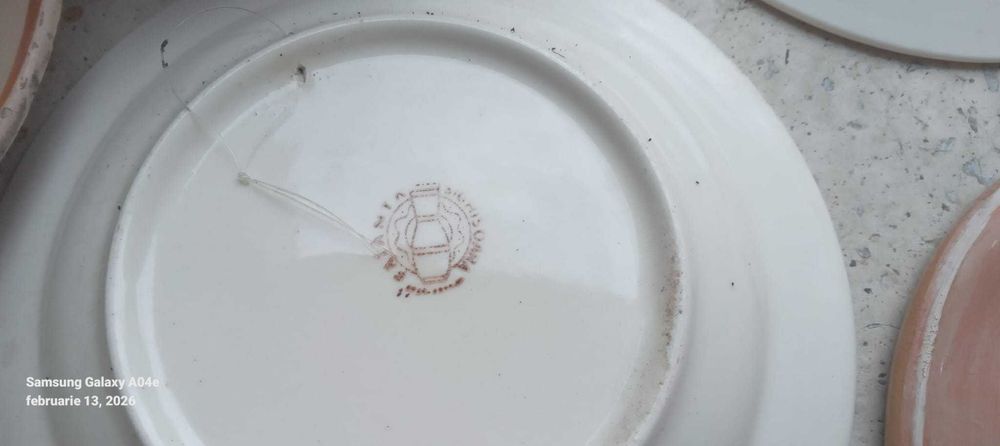 Farfurii vechi din ceramica