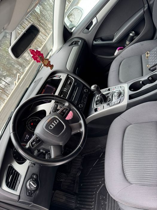 Audi A4  B8  manuala