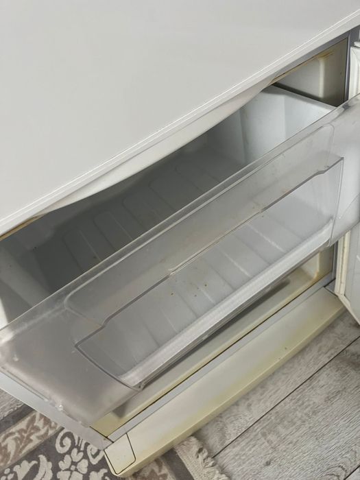 Холодильник Indesit