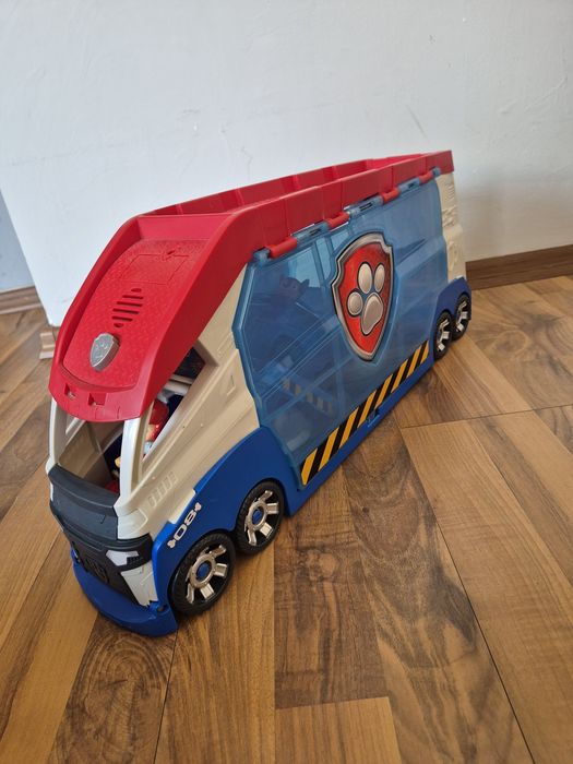 Комион на пес патрул