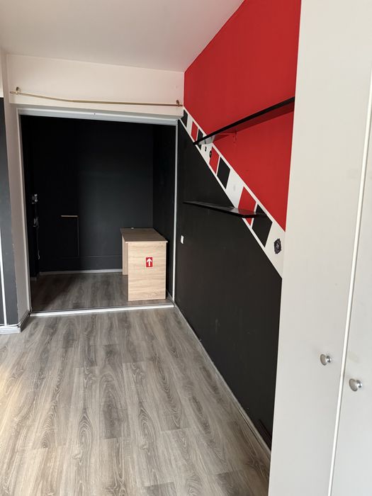 Inchiriere apartament 2 camere parter,,loc parcare inclus
