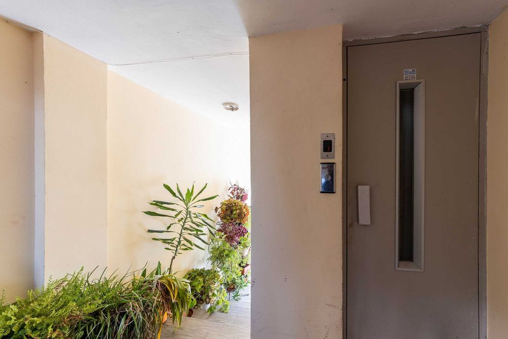 Продава се Тристаен апартамент в Варна, Цветен квартал - 125 кв.м за 2140 €/кв.м - Снимка #17