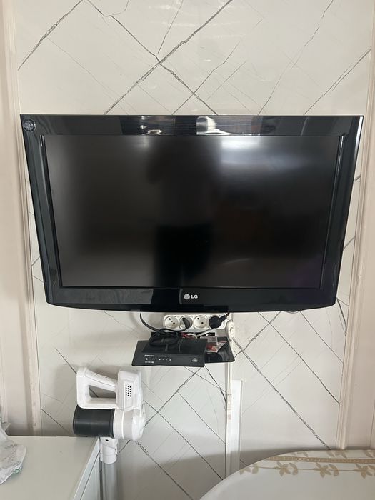 продам рабочий телевизор от LG