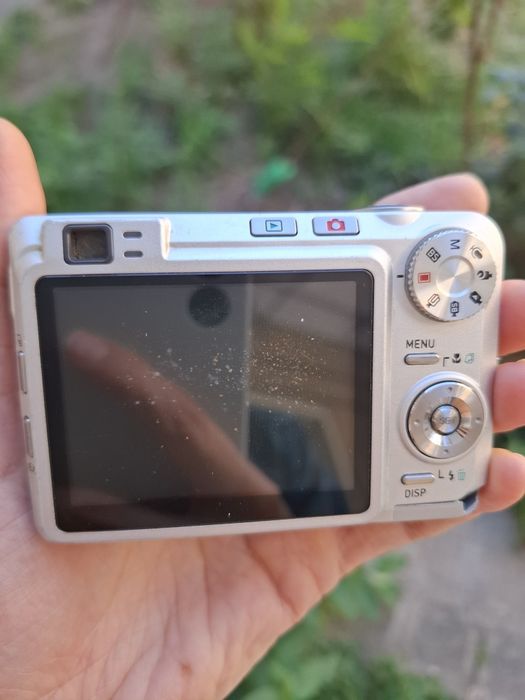 Компактен дигитален фотоапарат CASIO EXILIM EX-Z750