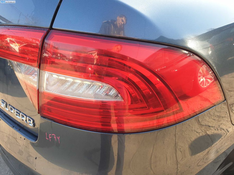 Tripla Stop Lampa Dreapta de pe Aripa Caroserie Skoda Superb 2 Hatchback Berlina FL Facelift 2013 - 2015 [K4543]