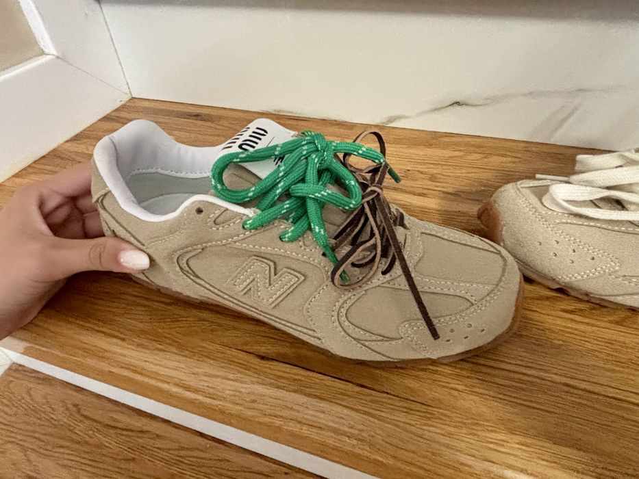 Adidasi New Balance Miu Miu