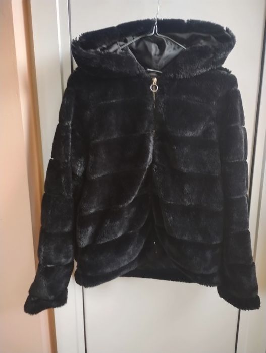 Детски якета ,късо палто, рокля,пола и др.