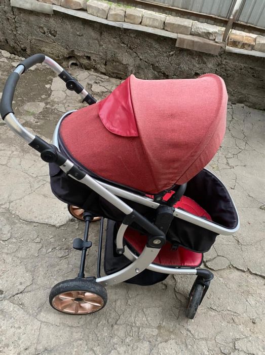 Коляска для малышей