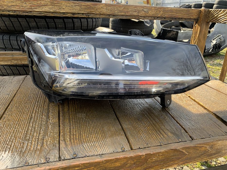 Фар Ауди КЮ 2/ Audi Q2