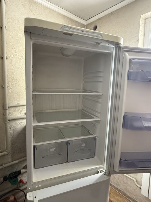 Холодильник бирюса