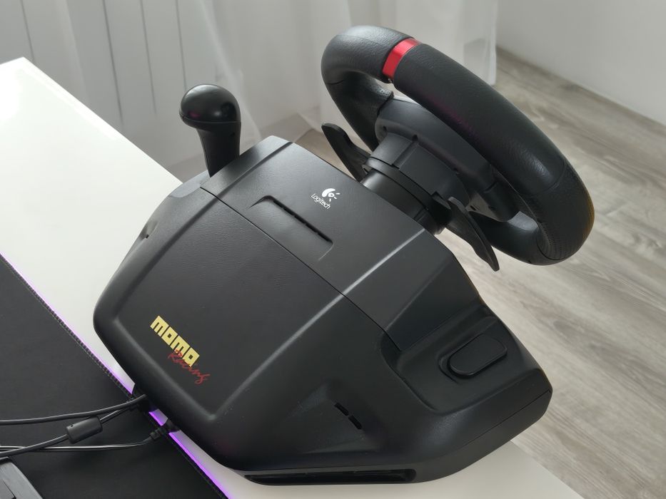 Руль Logitech MOMO Racing
