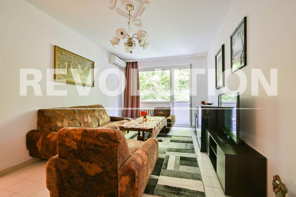 Тристаен апартамент в ж.к. Дианабад