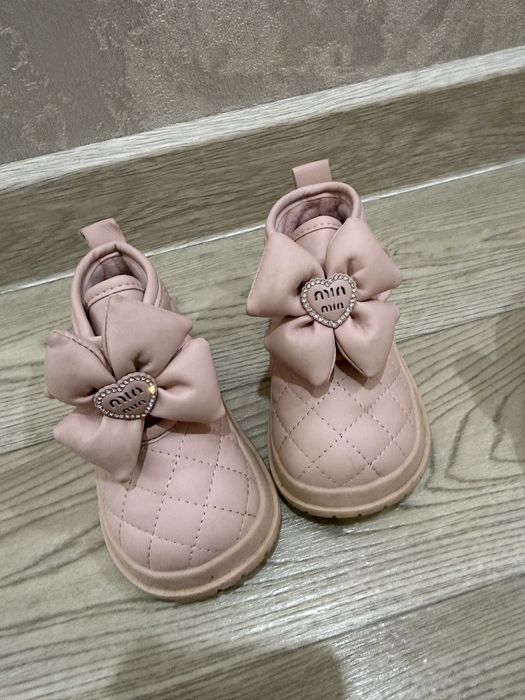 Продаю демисезонные ботиночки