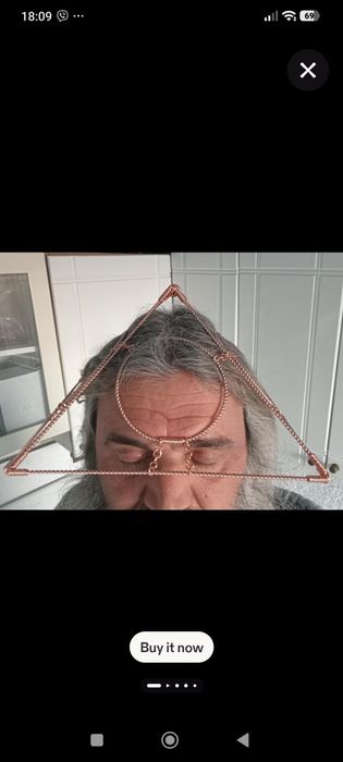 Медна пирамида за защита