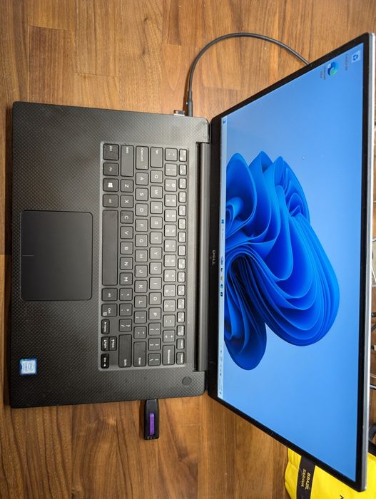 Vând laptop/Ultrabook Dell XPS 15 9570