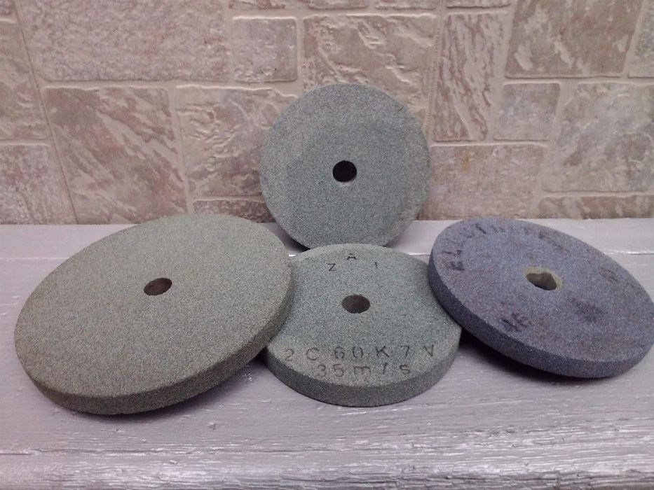 Комплект инструменти: абразивни камъни