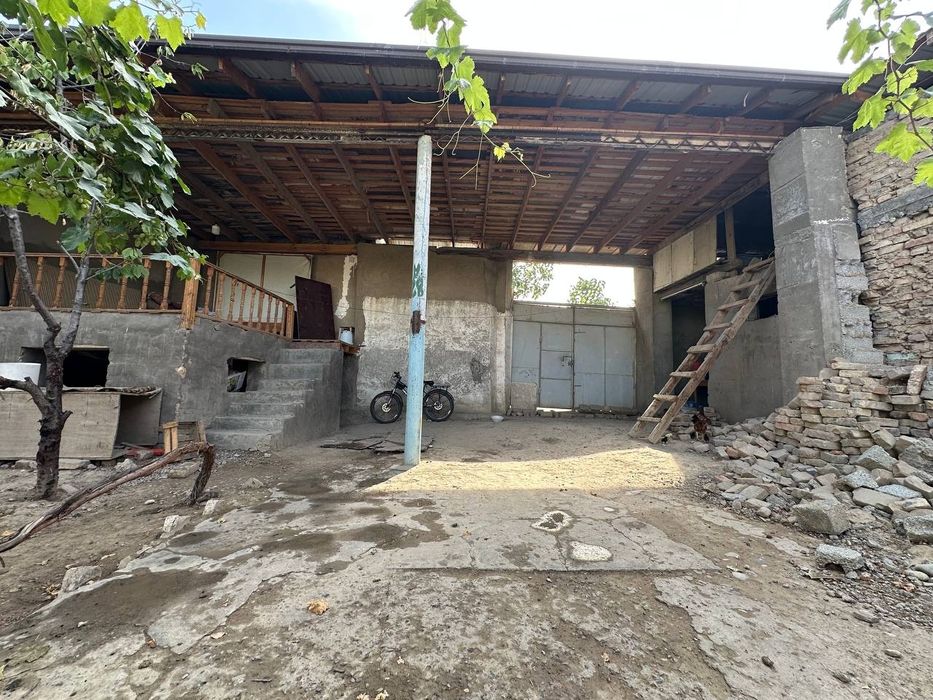 Uchastka sotiladi 4 sotok aeroport polivoy tomonda