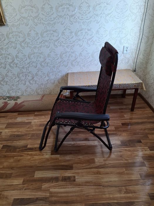 Шезлонг для дачи.